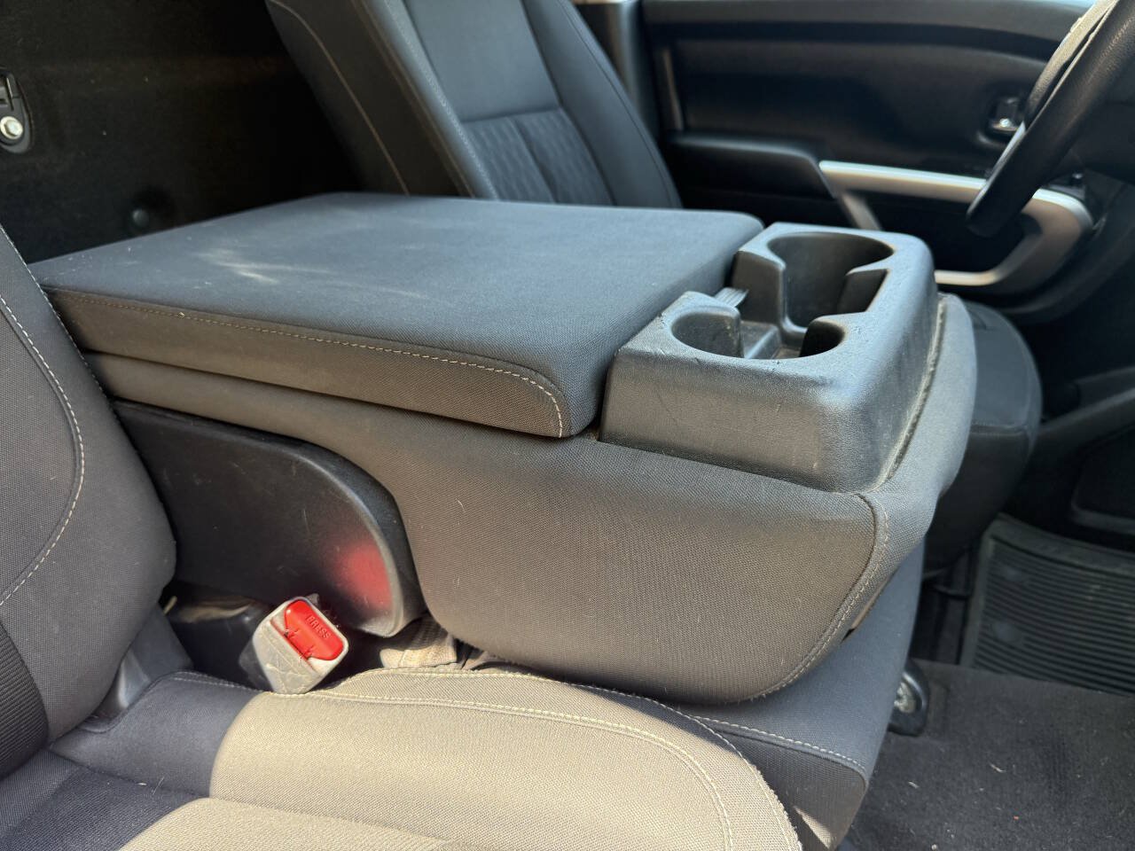 Used 2017 Nissan Titan SV RWD image 24