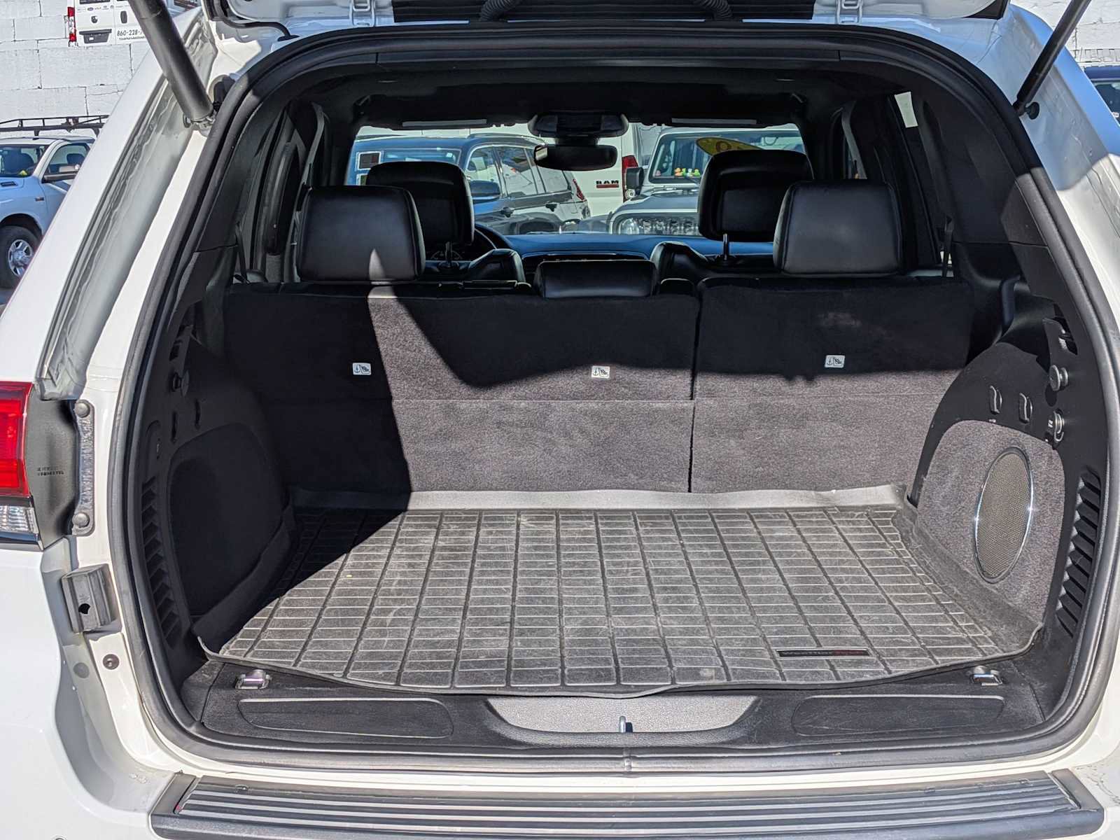 Used 2019 Jeep Grand Cherokee Altitude AWD/4WD image 22