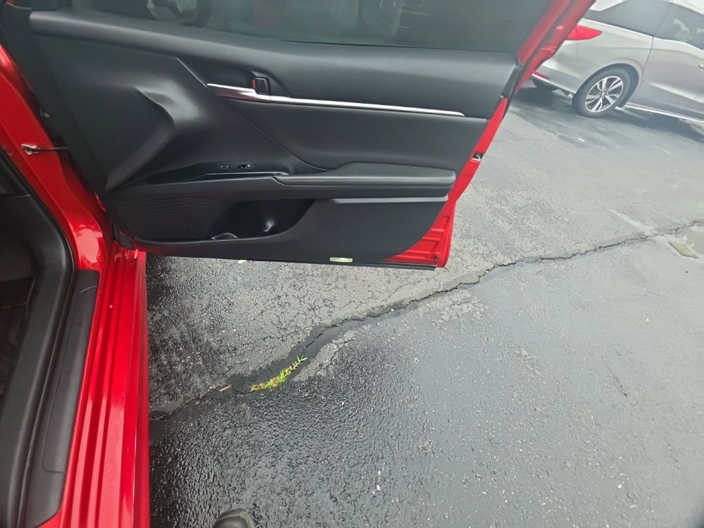 Used 2019 Toyota Camry XSE FWD image 32