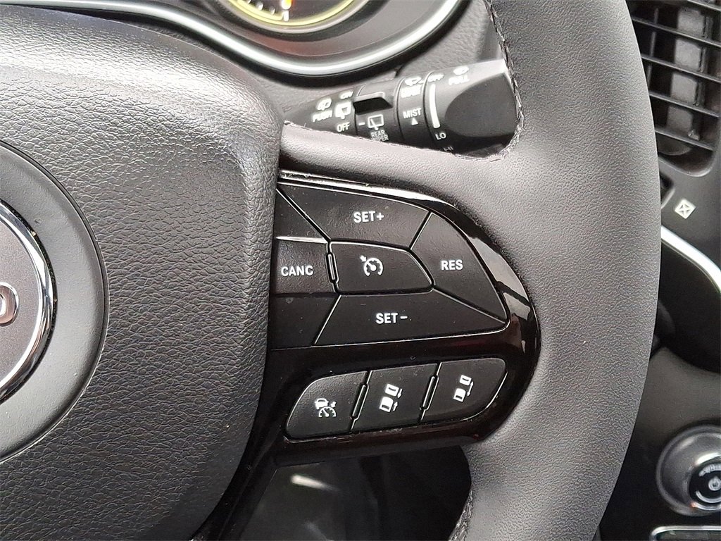 Used 2023 Jeep Cherokee Altitude Lux w/ Lux Elite Package image 24