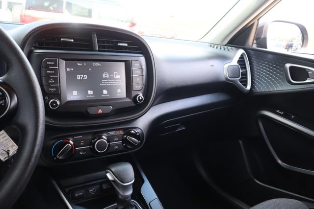 Used 2021 Kia Soul S FWD image 19