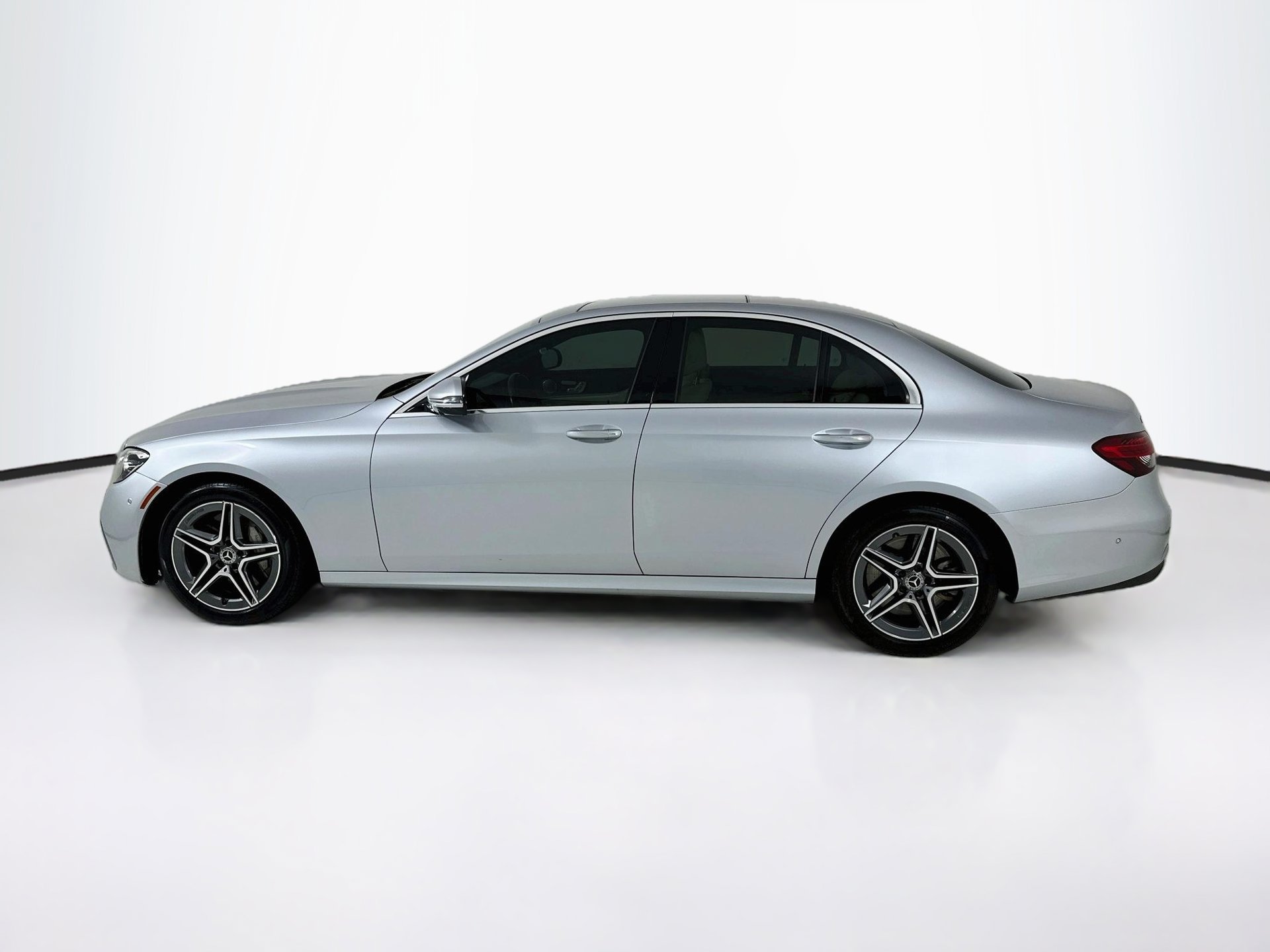 Used 2021 Mercedes-Benz E 450 4MATIC Sedan image 5
