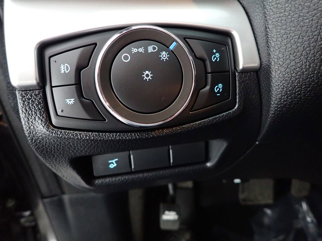 Used 2017 Ford Explorer XLT w/ Equipment Group 202A image 29