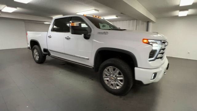 Certified 2024 Chevrolet Silverado 2500 High Country w/ High Country Premium Package AWD/4WD image 2