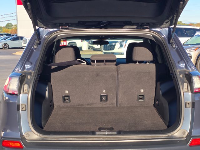 Used 2020 Jeep Cherokee Latitude w/ Cold Weather Group FWD image 14