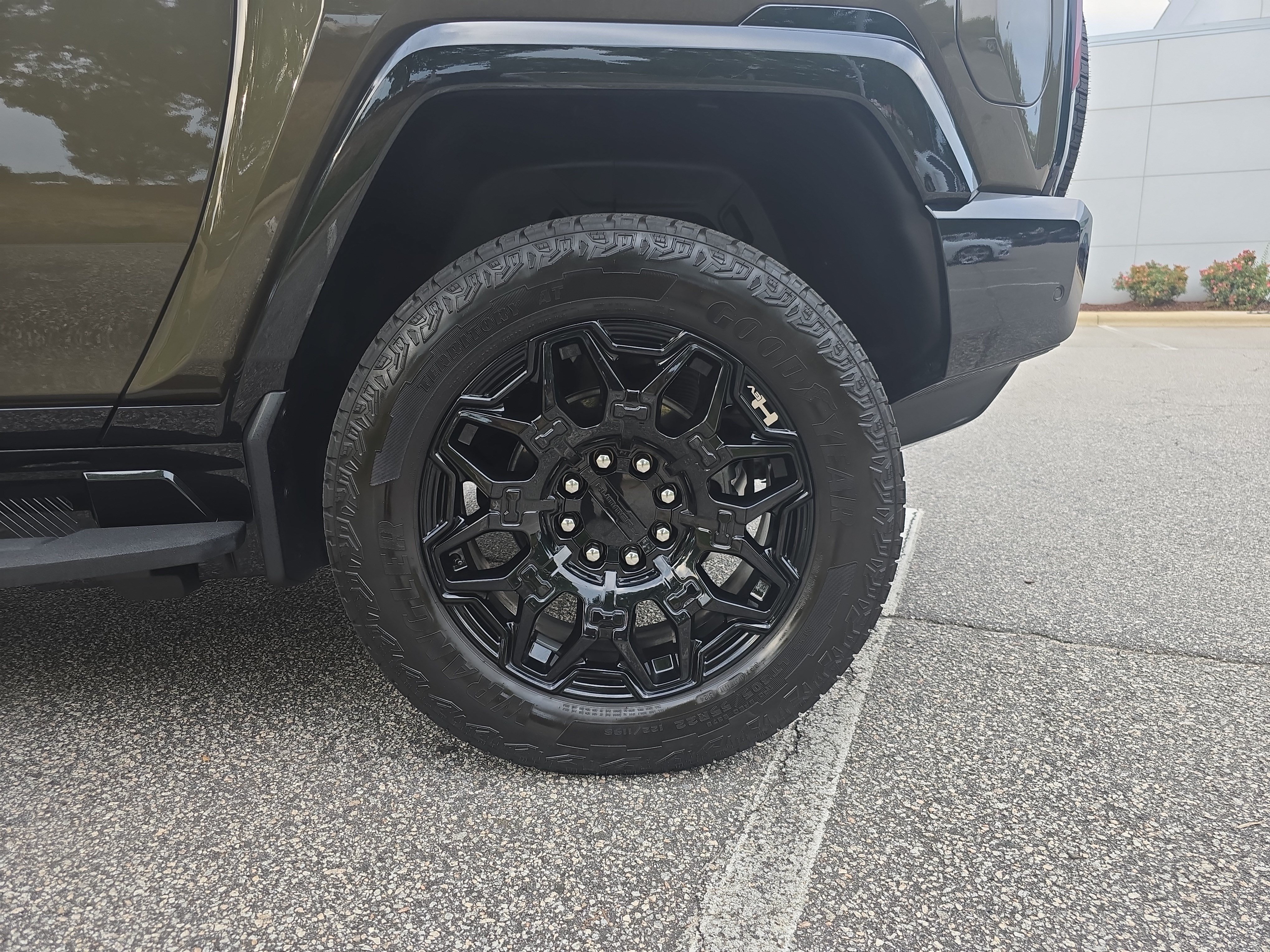 Used 2025 GMC Hummer EV 2X AWD/4WD image 30