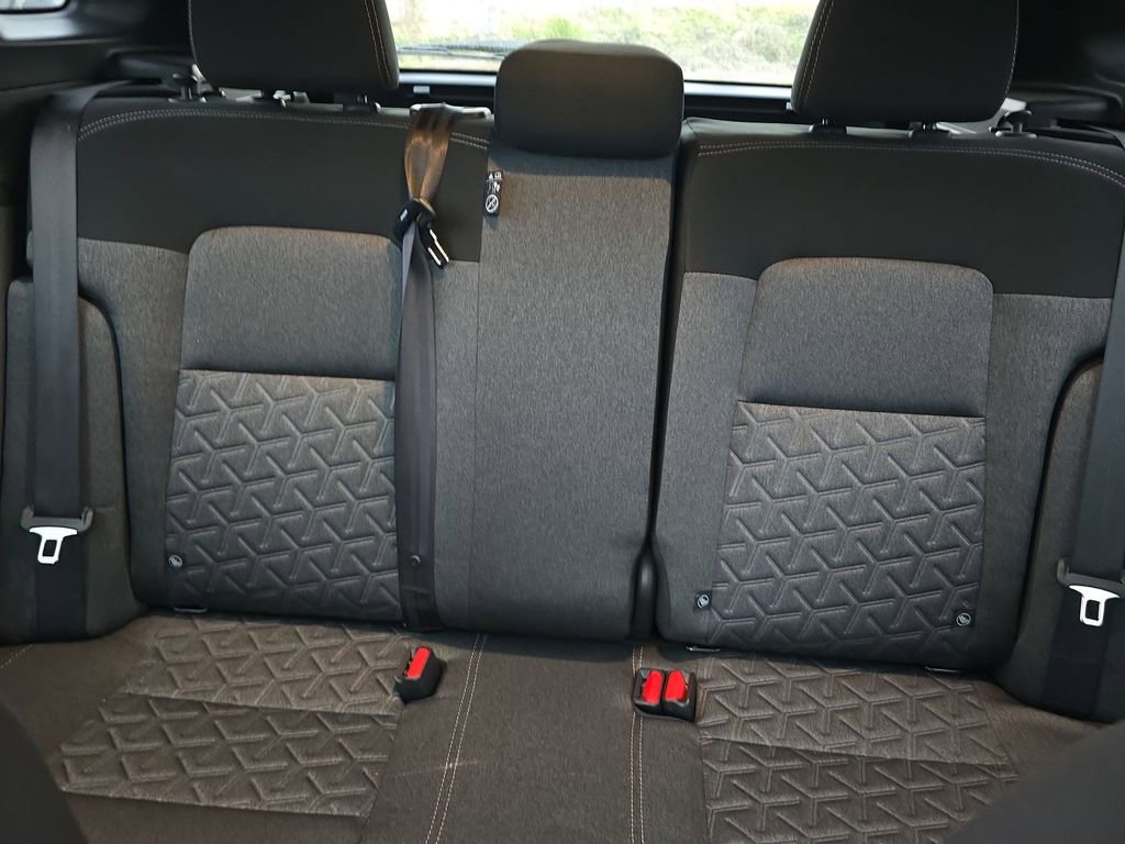 Used 2025 Nissan Kicks SV w/ SV Premium Package image 13