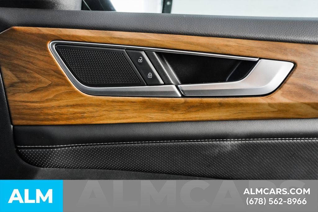 Used 2025 Volkswagen Atlas SE image 46