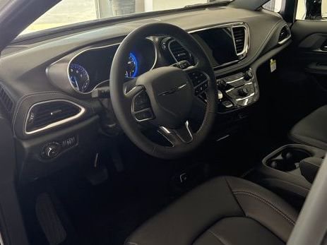 New 2026 Chrysler Pacifica Select image 13