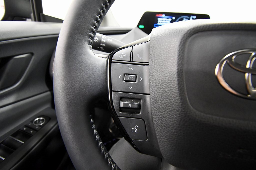 Used 2024 Toyota Prius XLE image 19