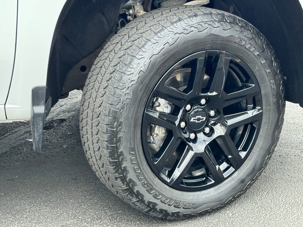 Used 2024 Chevrolet Silverado 1500 LT Trail Boss w/ Convenience Package II image 9
