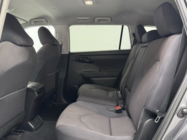 Used 2023 Toyota Highlander LE image 22