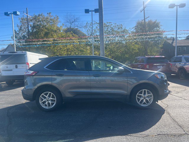 Used 2023 Ford Edge SEL image 5