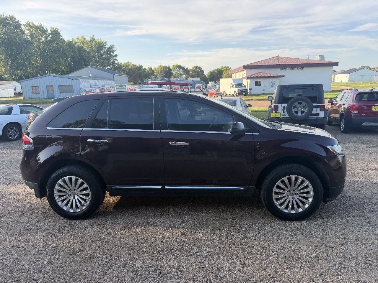 Used 2011 Lincoln MKX 2WD w/ Wood Pkg image 5