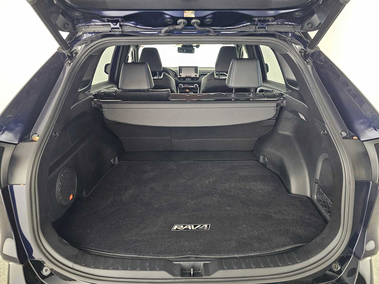 Used 2019 Toyota RAV4 XSE w/ XSE Weather Package AWD/4WD image 14