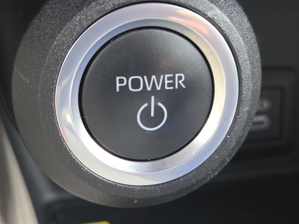 Used 2024 Toyota Venza XLE AWD/4WD image 36