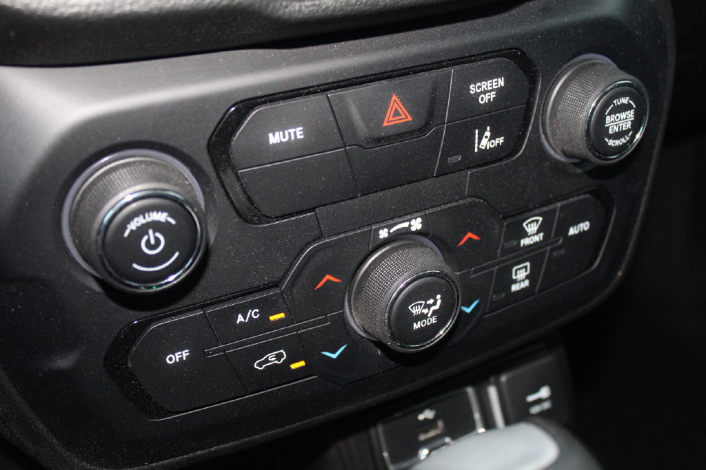Used 2021 Jeep Renegade Sport FWD image 23