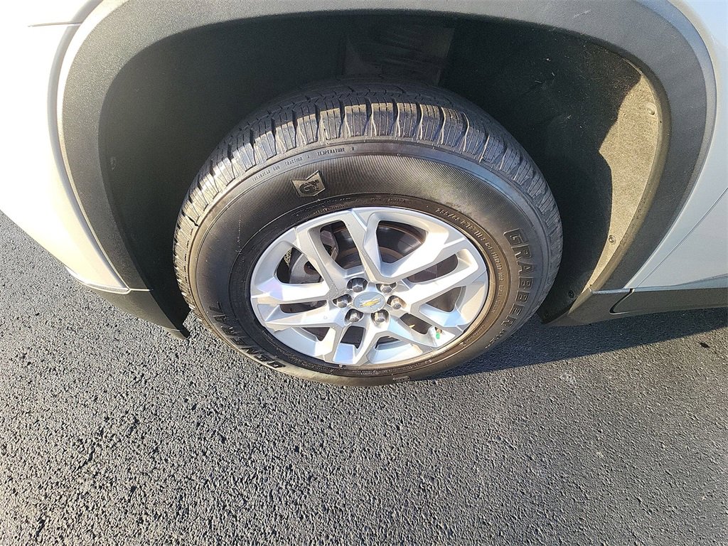 Used 2020 Chevrolet Traverse LT image 10