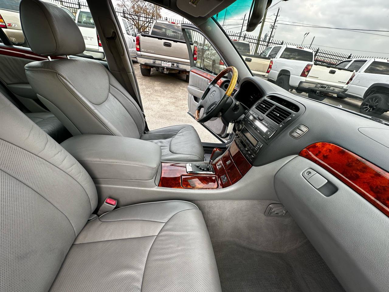 Used 2004 Lexus LS 430 w/ Premium Pkg RWD image 54
