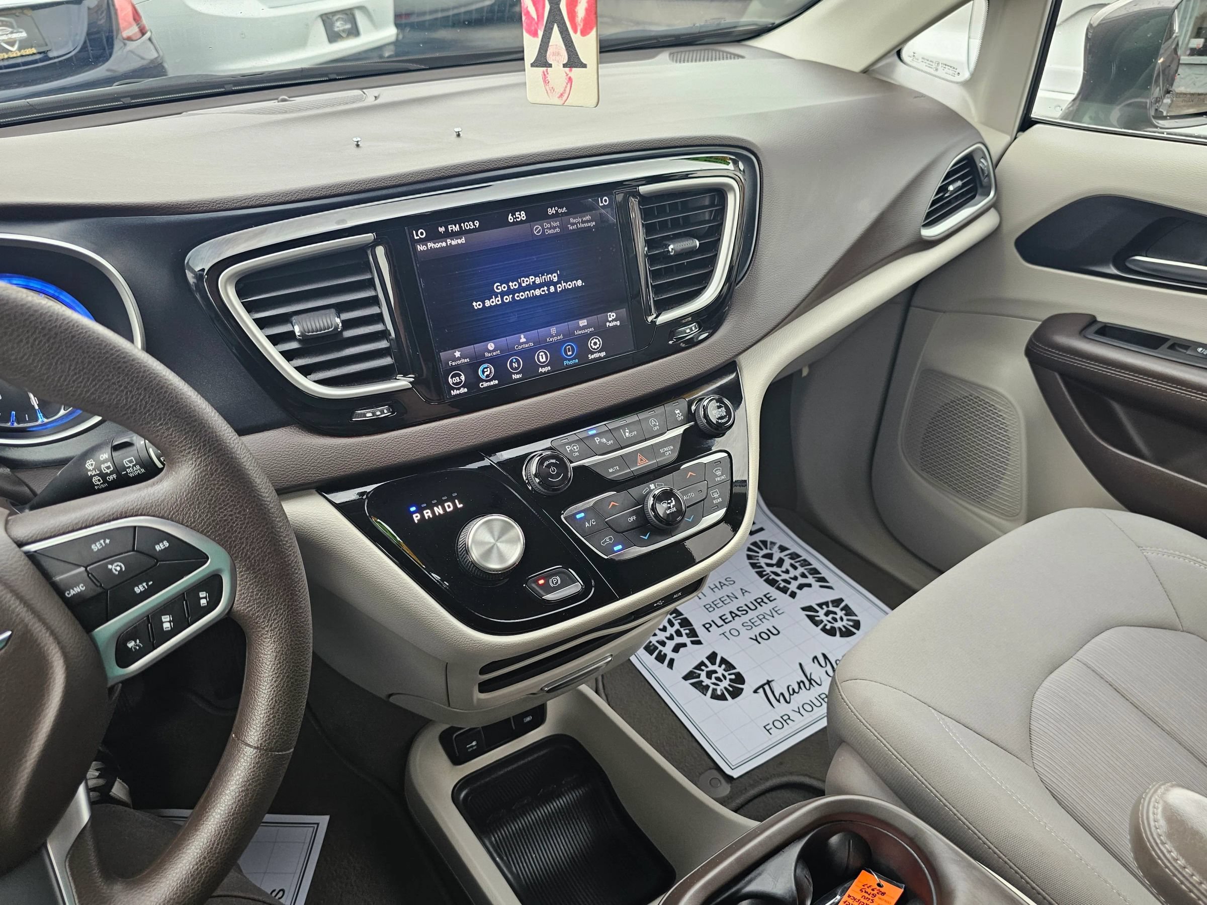 Used 2020 Chrysler Pacifica Touring w/ Advanced Safetytec Group FWD image 25