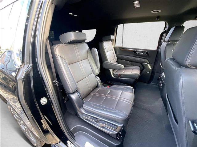 Certified 2025 Chevrolet Suburban High Country RWD image 29