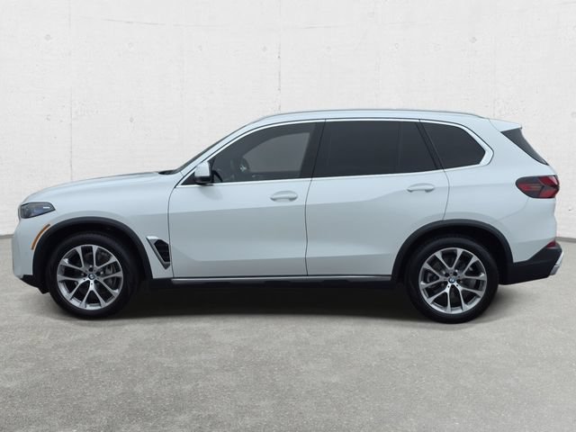 Used 2025 BMW X5 xDrive40i w/ Parking Assistance Package AWD/4WD image 8