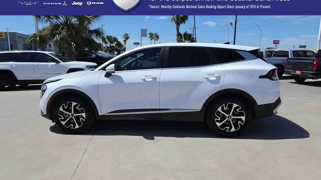 Used 2023 Kia Sportage EX FWD image 5