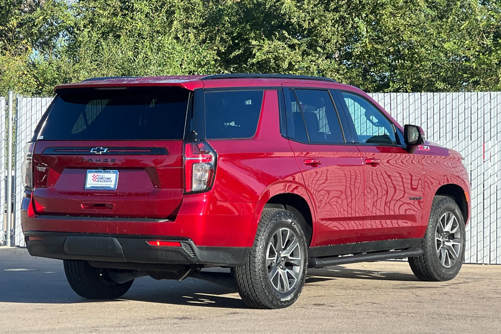 Used 2024 Chevrolet Tahoe Z71 w/ Luxury Package AWD/4WD image 4