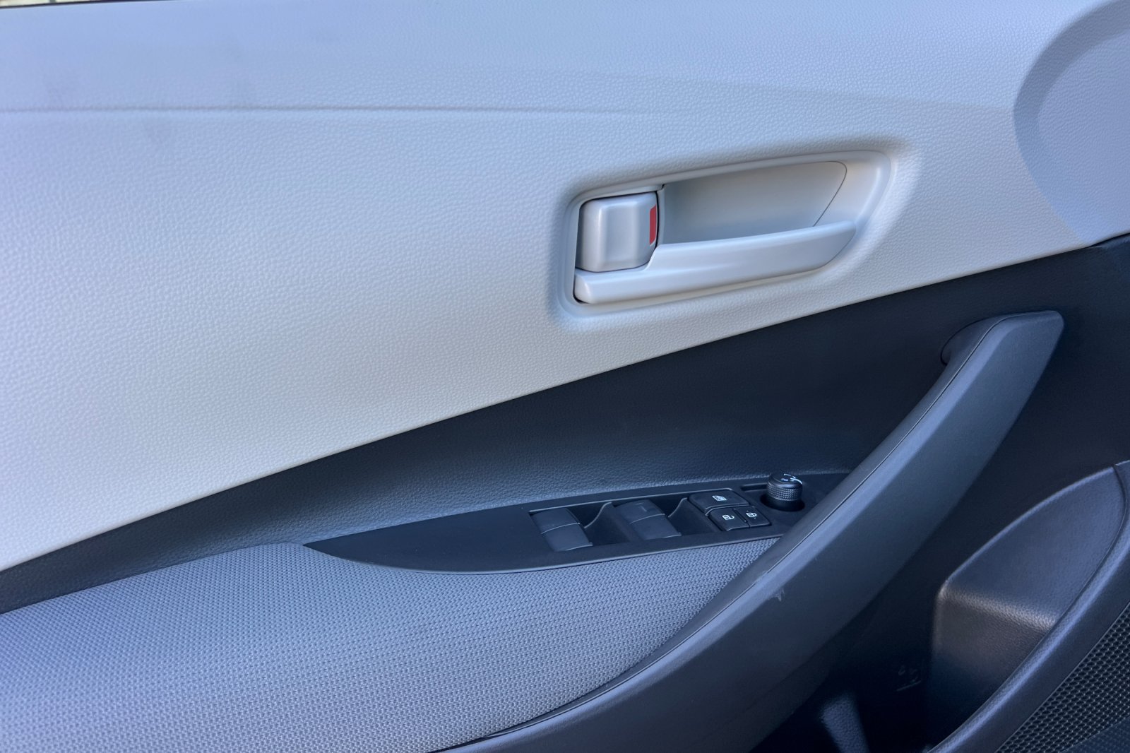 New 2027 Toyota Corolla LE w/ LE Premium Package FWD image 10