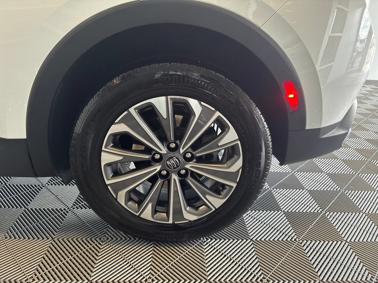 Used 2024 Buick Envision Preferred AWD/4WD image 9
