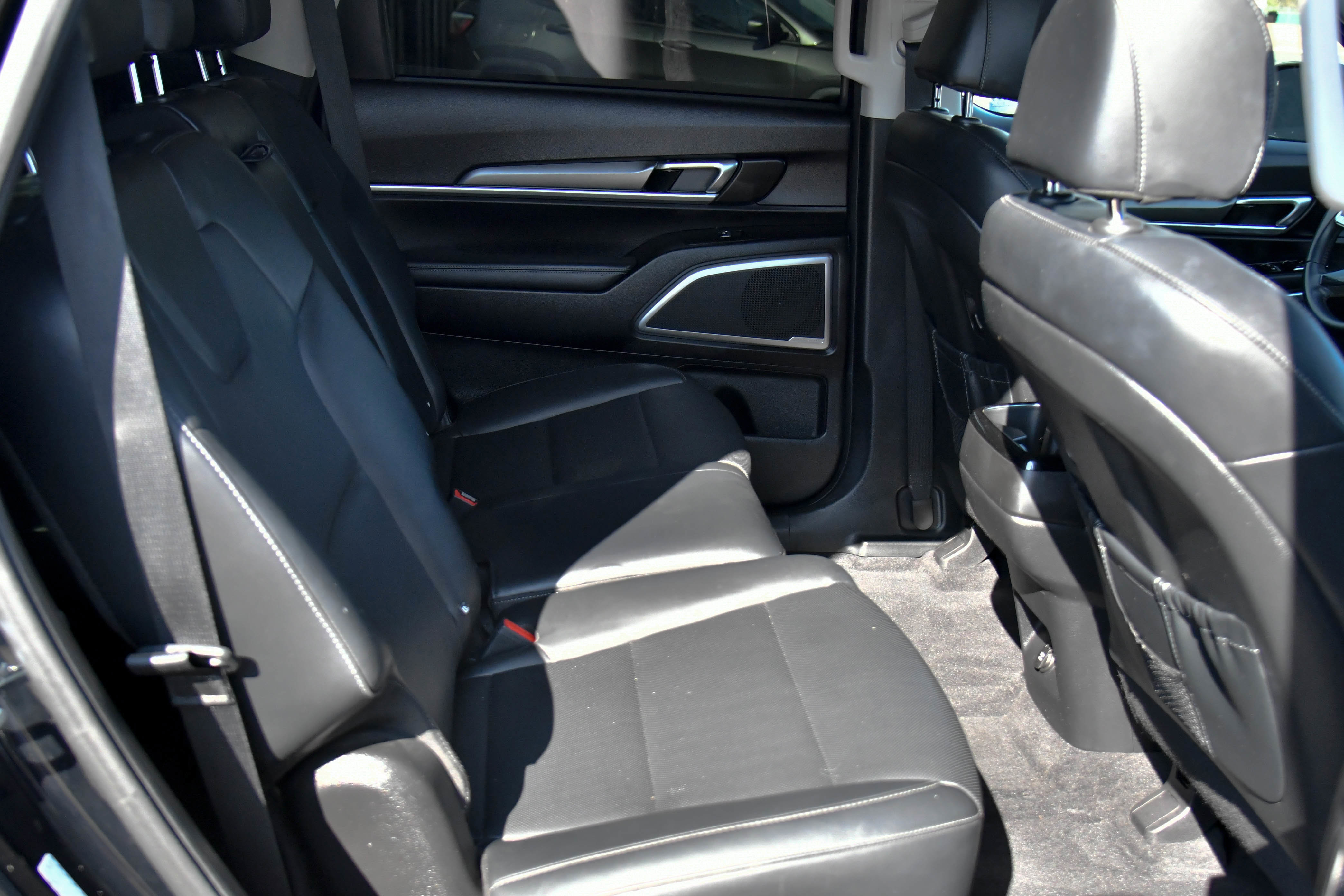 Used 2022 Kia Telluride LX image 43