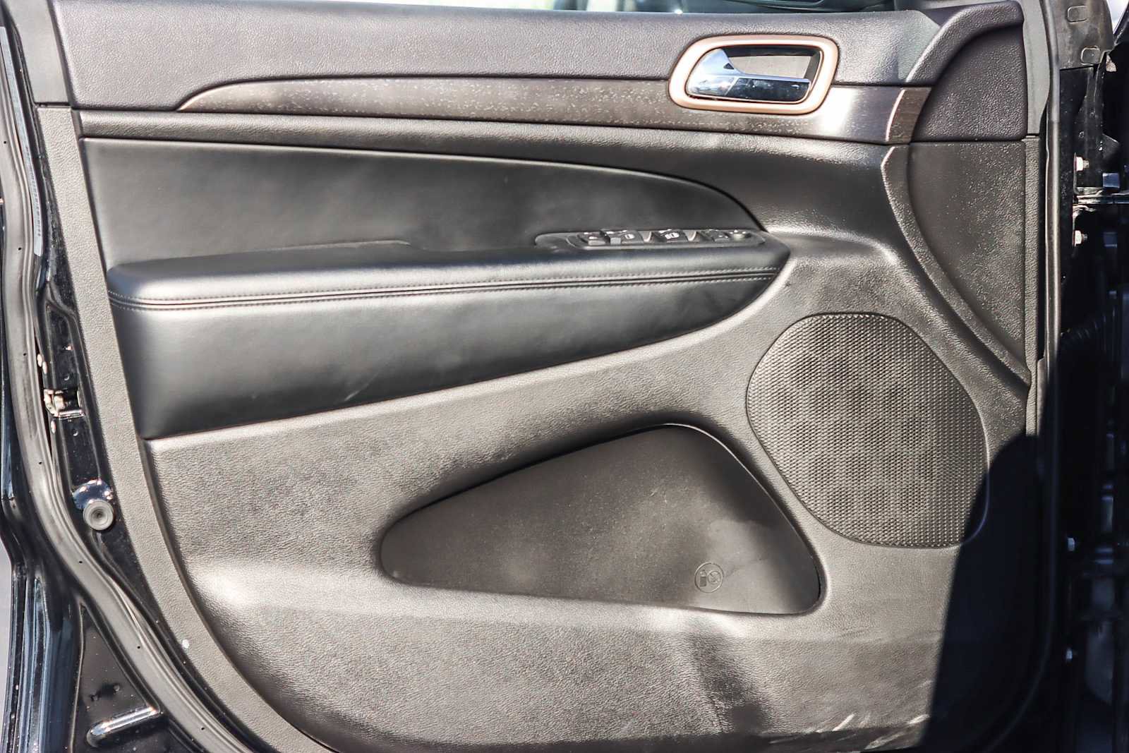 Used 2017 Jeep Grand Cherokee Laredo image 19