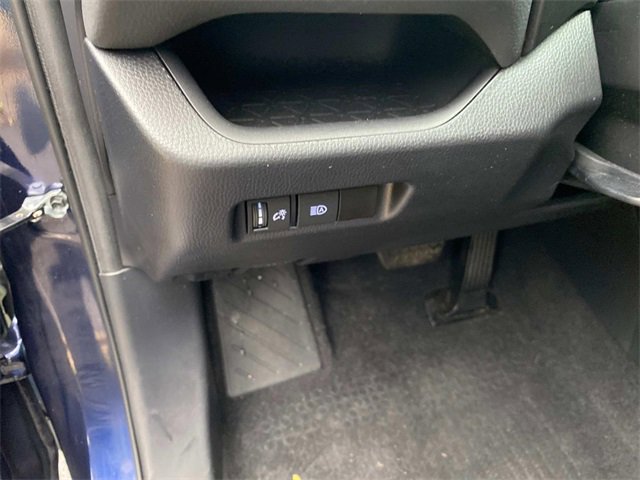 Used 2021 Toyota RAV4 XLE image 15