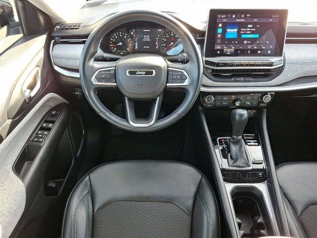 Certified 2022 Jeep Compass Latitude w/ Convenience Group image 14