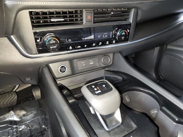 Certified 2023 Nissan Rogue SV w/ SV Premium B Package FWD image 21