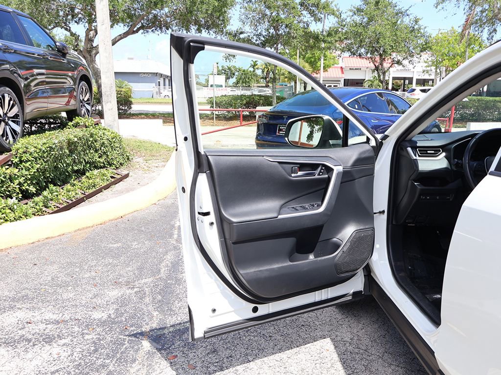 Used 2019 Toyota RAV4 Limited w/ Advanced Technology Package AWD/4WD image 21