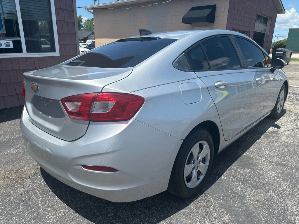 Used 2017 Chevrolet Cruze LS image 5