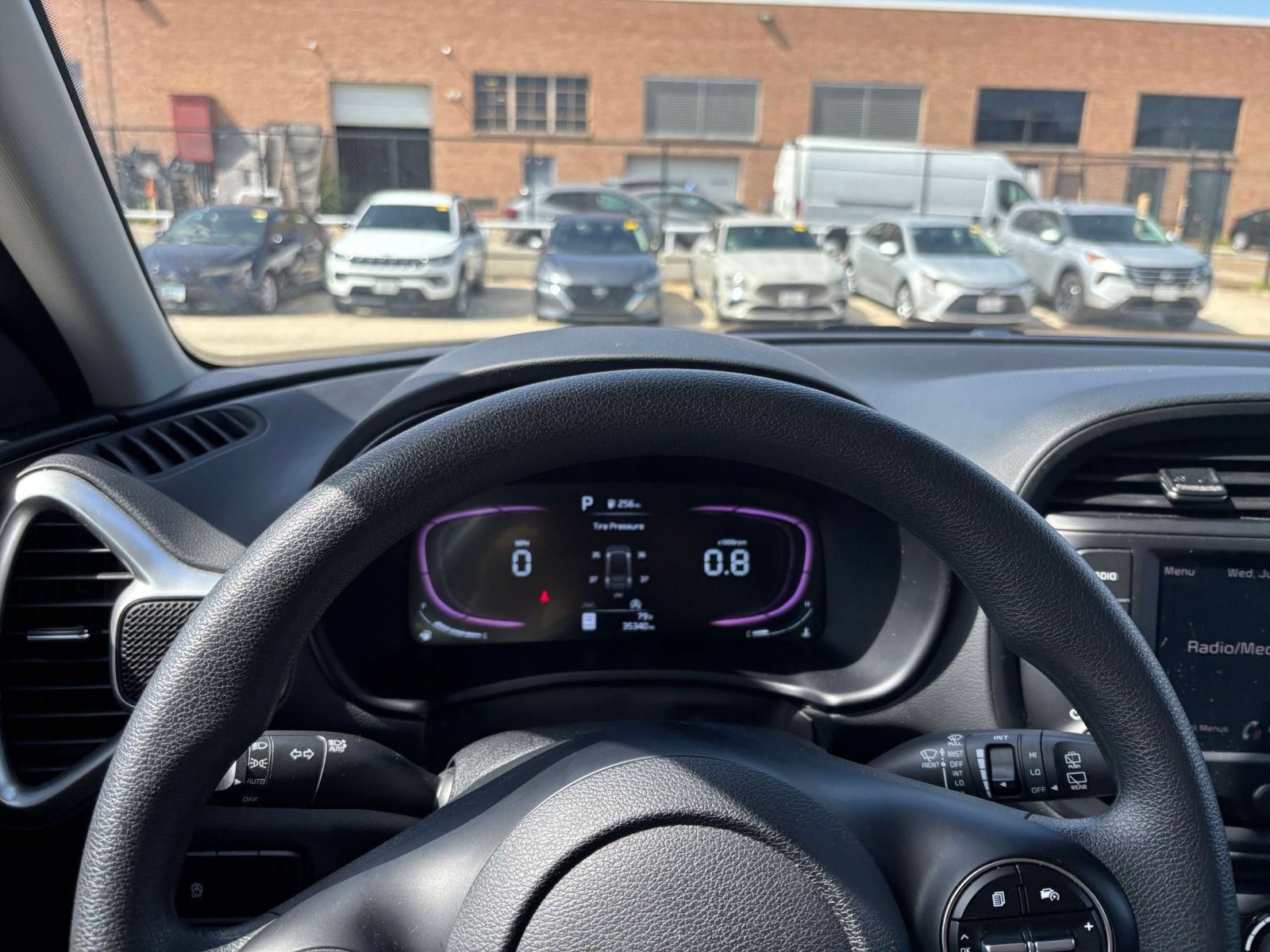 Used 2025 Kia Soul LX w/ LX Technology Package FWD image 31