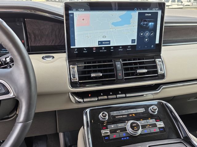 Used 2024 Lincoln Navigator Reserve image 9