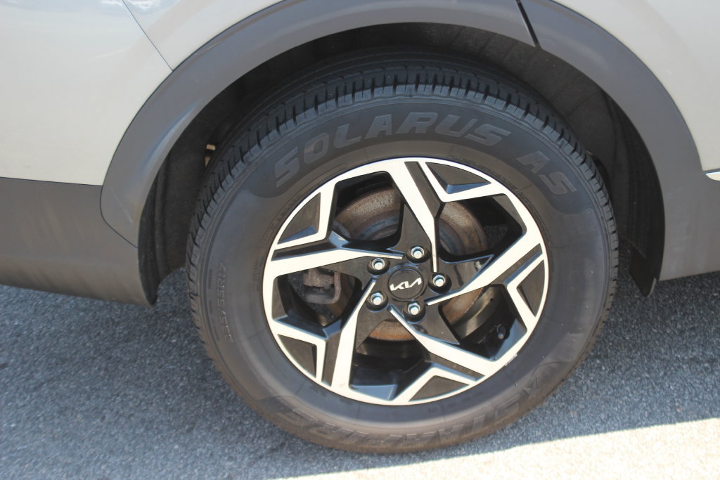 Used 2024 Kia Sportage LX AWD/4WD image 37