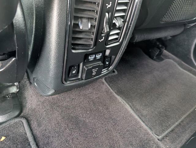 Used 2018 Jeep Grand Cherokee Limited image 22