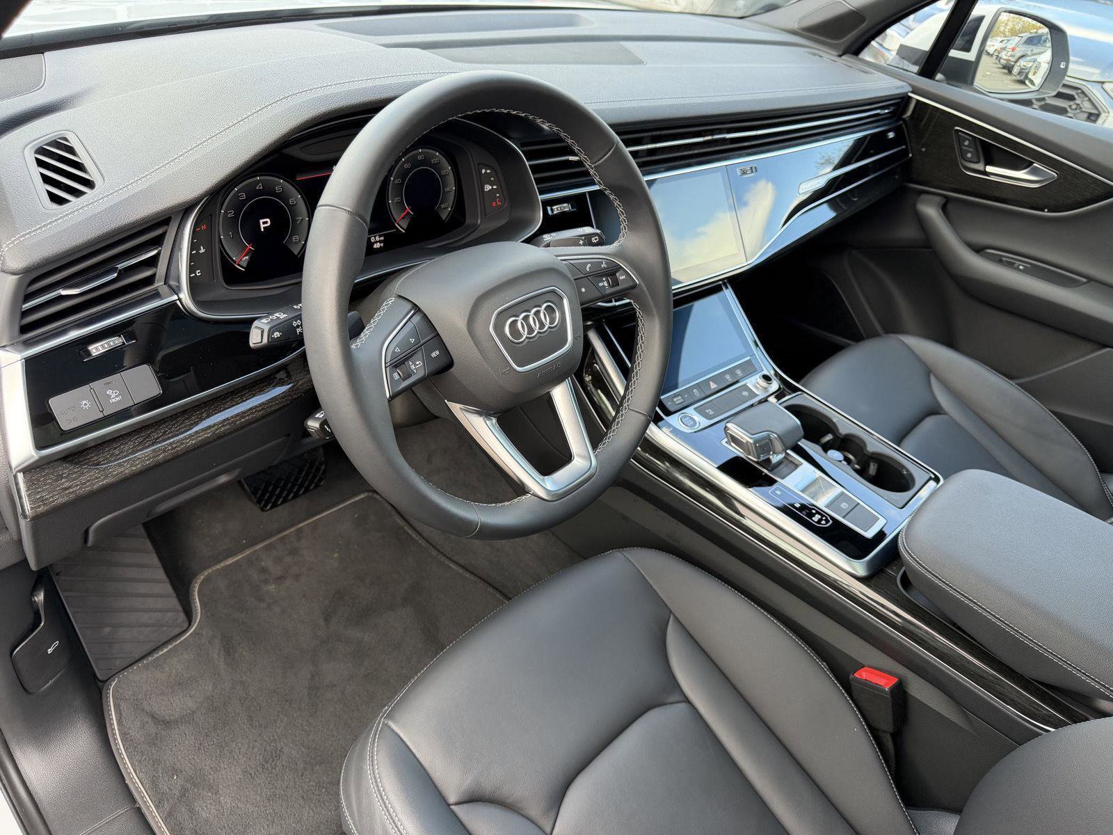 Used 2025 Audi Q7 2.0T Premium AWD/4WD image 12