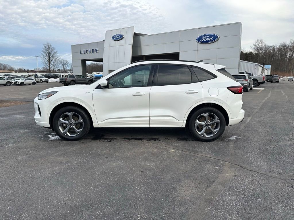 Used 2024 Ford Escape ST-Line Select image 2