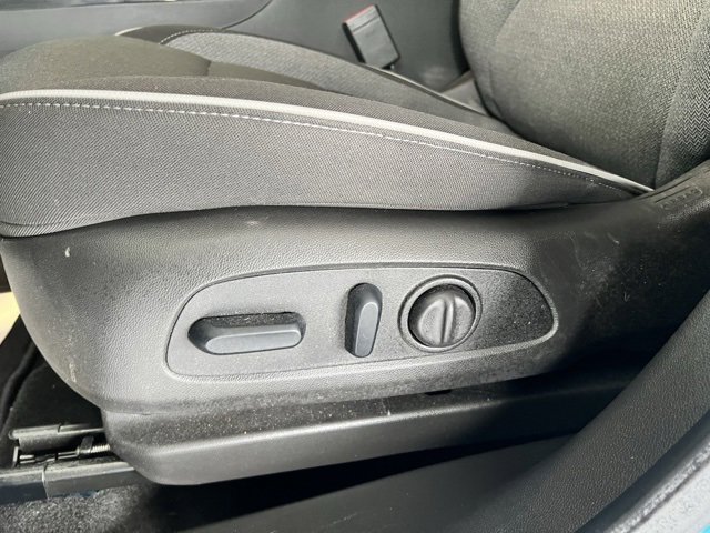 Used 2025 Chevrolet TrailBlazer LT w/ Convenience Package image 9