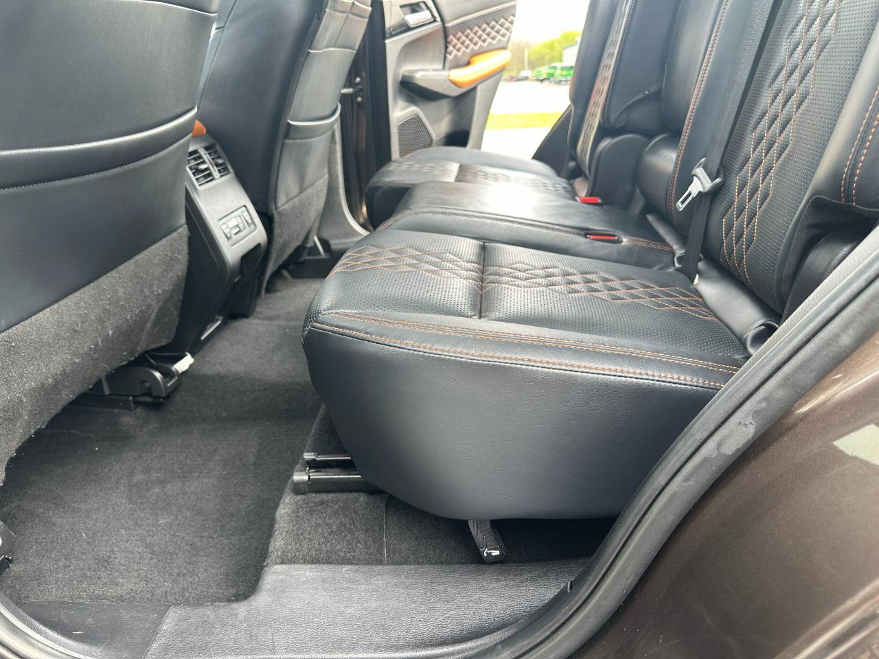 Used 2022 Mitsubishi Outlander SEL AWD/4WD image 25
