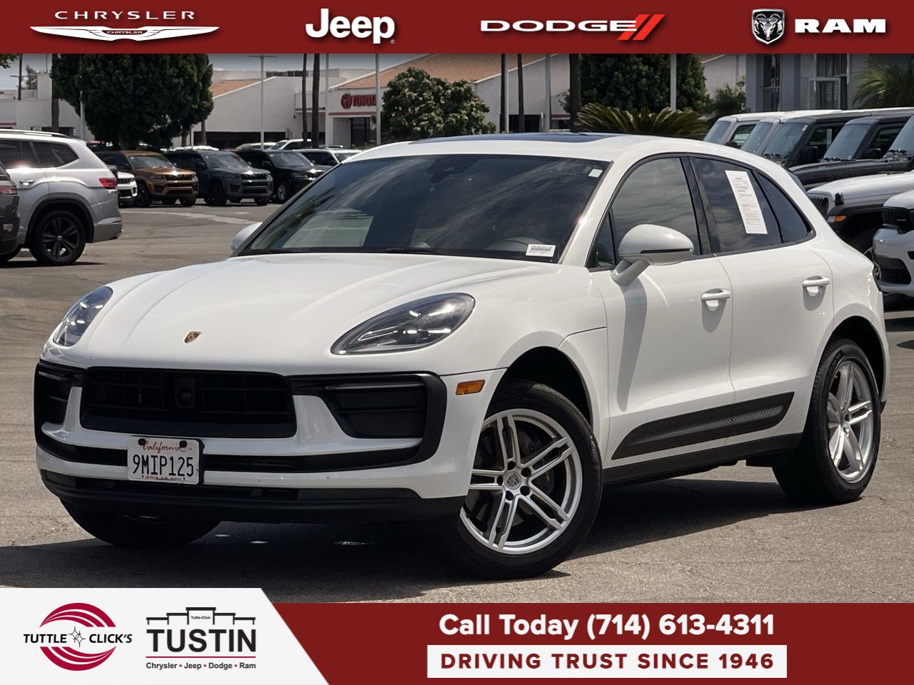 Used 2024 Porsche Macan AWD/4WD image 1