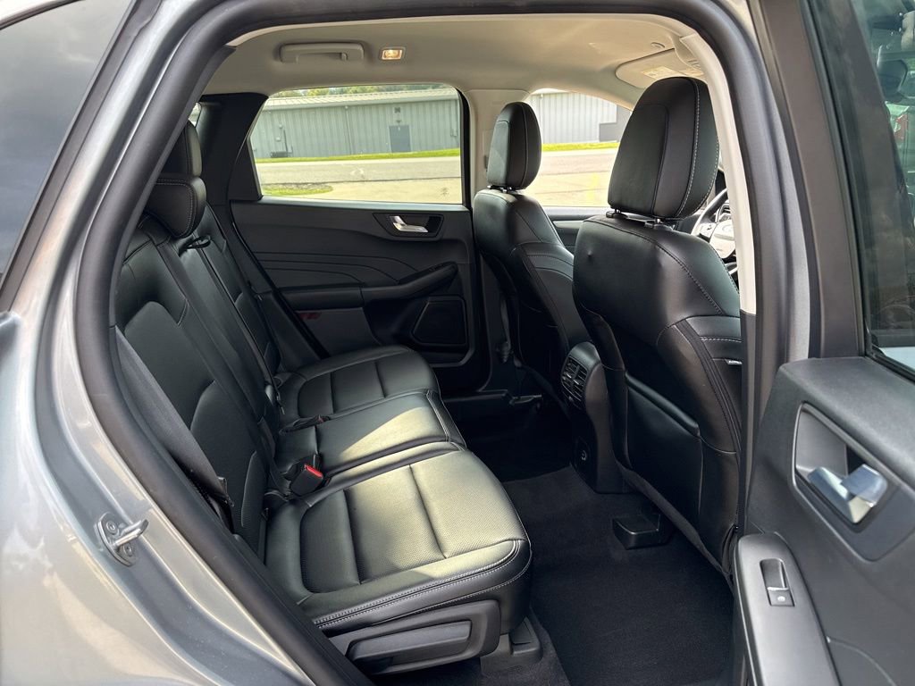 Used 2022 Ford Escape SEL FWD image 12