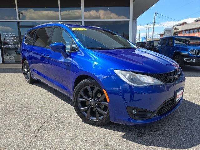 Used 2019 Chrysler Pacifica Touring Plus w/ Advanced Safetytec Group image 2