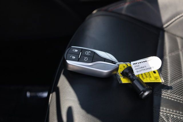 Certified 2022 Maserati Quattroporte Trofeo image 28