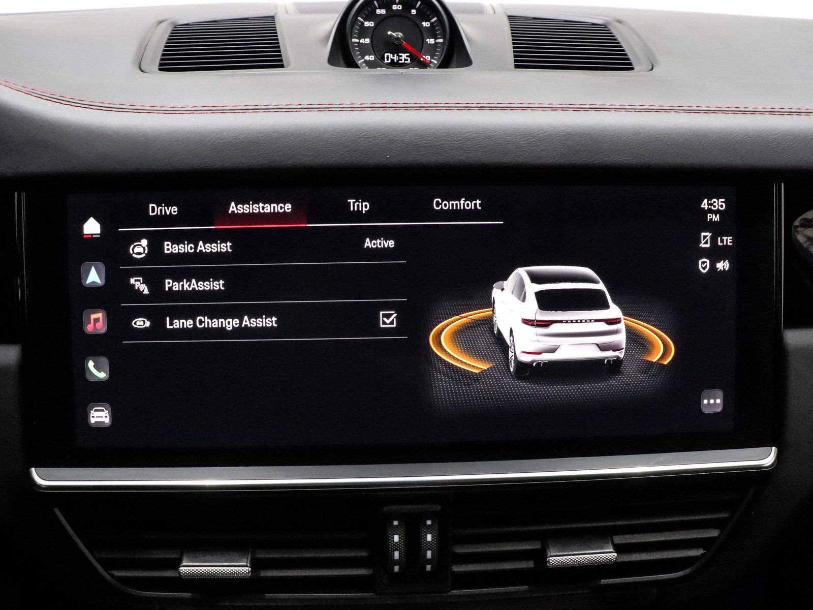 Used 2023 Porsche Cayenne GTS w/ Premium Package AWD/4WD image 42